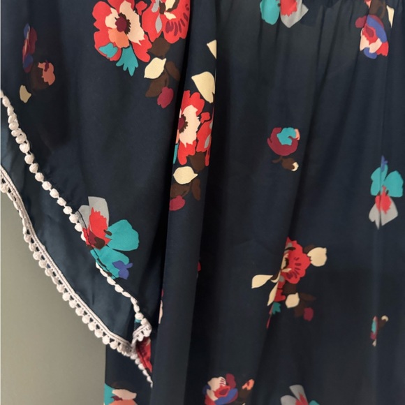 American Eagle Outfitters Flowy Black Floral Blouse - Picture 5 of 5